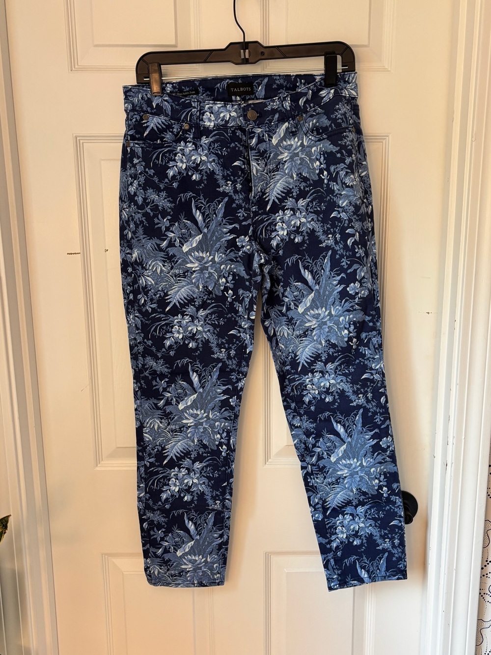 Talbots Slim Ankle Jeans 8P in Tropical floral
